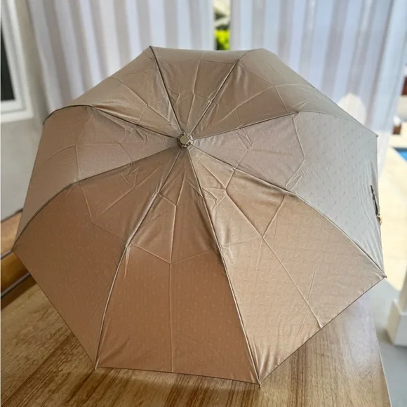 Celine Tan Umbrella - Picture 1 of 12